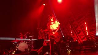 Courtney Barnett “I’m not your mother I’m not your bitch” Live Atabal Biarritz 28/5/19