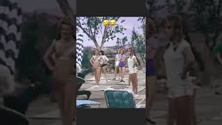 Elvis Presley when he saw a woman be like😂🤣🎸🎸 #elvispresley #kingofrockandroll #funny #shorts