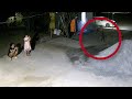 En México un hombre no puede dormir porque algo aterrador se acerca a su casa ! 4 Videos de miedo