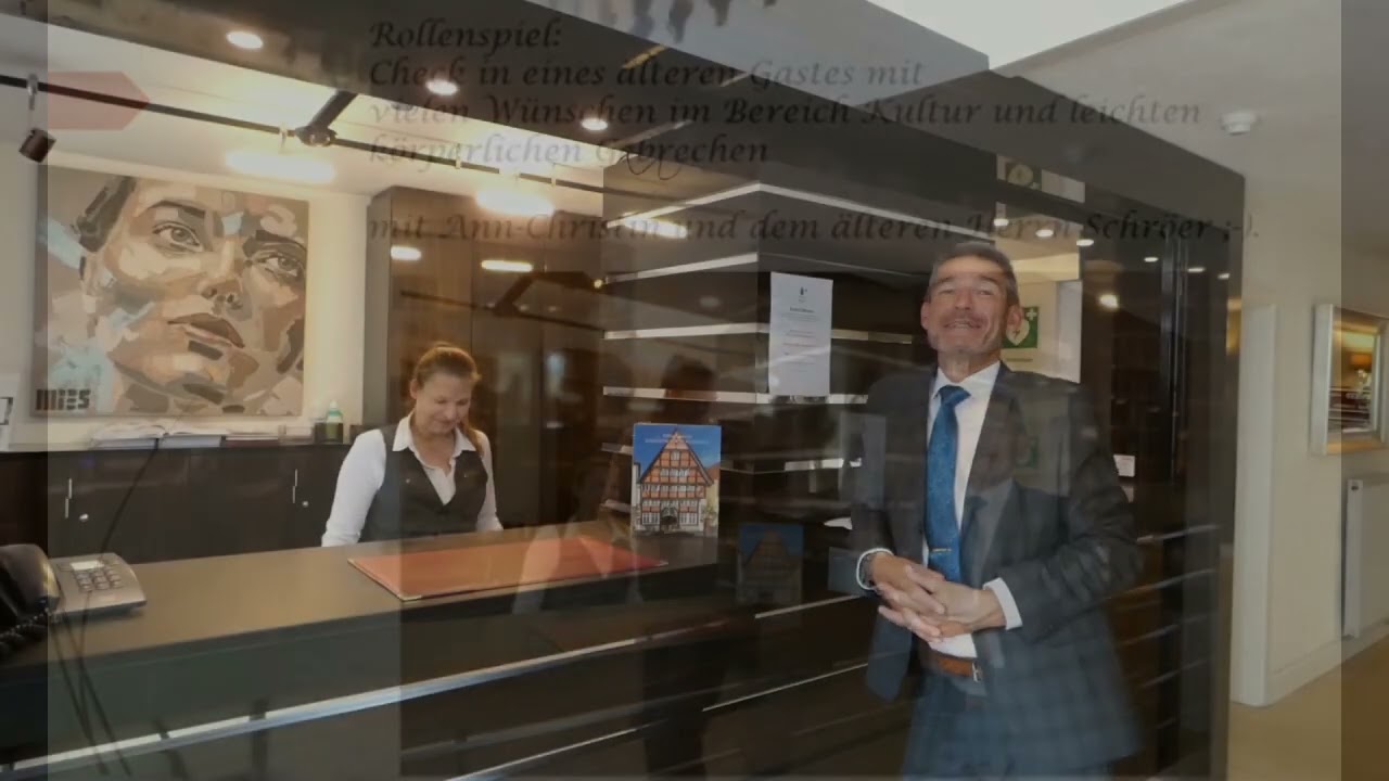 Arbeiten an der  Rezeption Teil 2, 3 Rollenspiele zum Gäste-Check-in im Hotel Walhalla