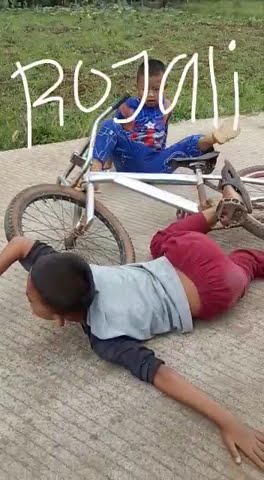 Detik detik bocah rojali tertabrak!!