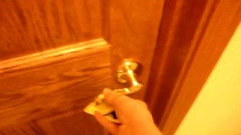 How to unlock a door with a credit card