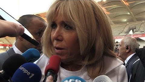"Gilets jaunes": Brigitte Macron sort de sa réserve et appelle à "l'arrêt de la violence" | AFP News