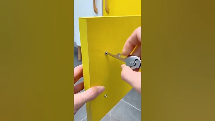 六合一多功能钥匙扣，小巧方便易携带，出门在外让你变修理大师#好物推荐 - 天天要闻