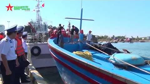 Bộ tư lệnh Vùng Cảnh sát biển 2 cứu hộ tàu cá cùng 6 ngư dân gặp nạn