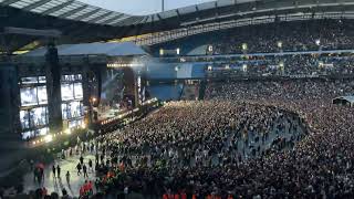 Video thumbnail of "Liam Gallagher - More Power - Live, City of Manchester Stadium (2022)"