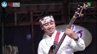 Download lagu Bubuy Bulan - Benny Korda Dimainkan Tim Saung Angklung Udjo