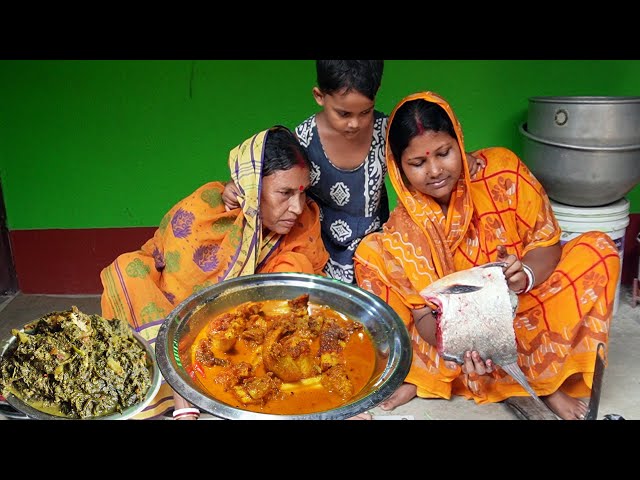 বড়ো সাইজের রূপচাঁদ মাছের ঝোল রান্না করলাম,সাথে বাগানের পাঁচমিশালি শাকের রান্না আর মুগ ডালMacher Jhol class=