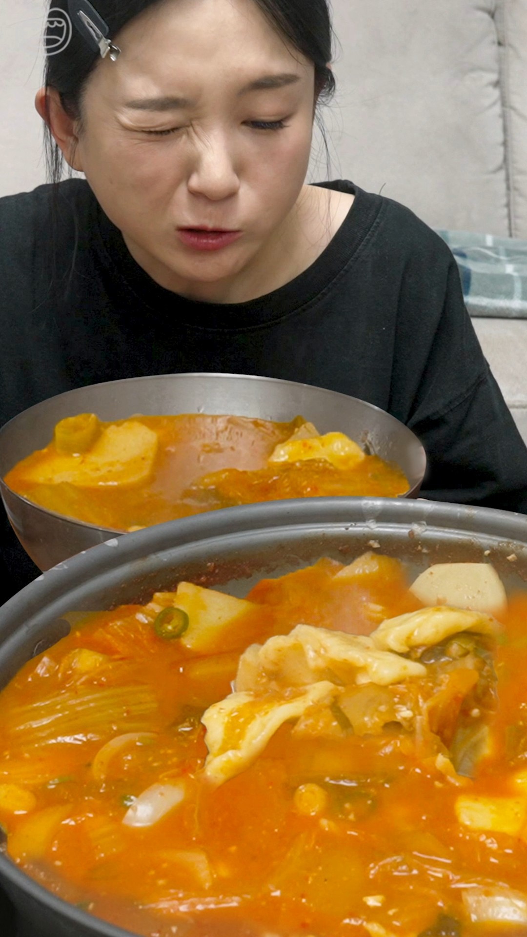 추울땐 얼큰한 김치수제비