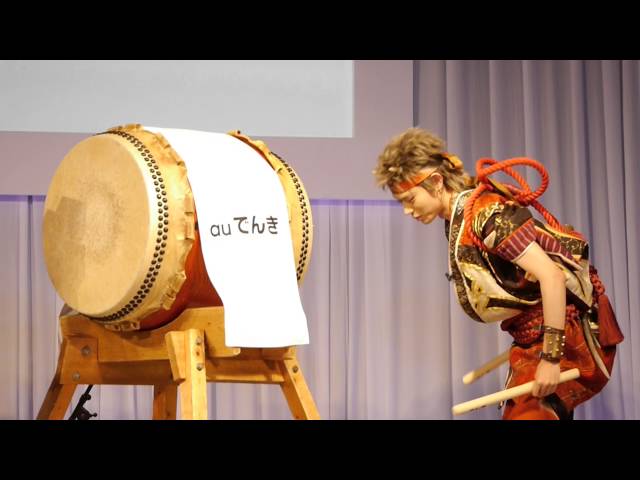 鬼ちゃんが勇ましい和太鼓を披露 Auでんき 新cm出演の菅田将暉さんギャラリー Buzzap 鬼ちゃんが勇ましい和太鼓を披露 Auでんき 新cm出演の菅田将暉さんギャラリー Buzzap