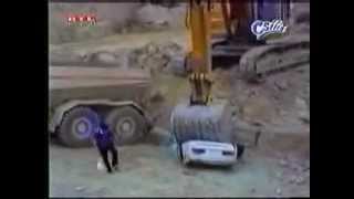 Don't piss off a heavy equipment operator!