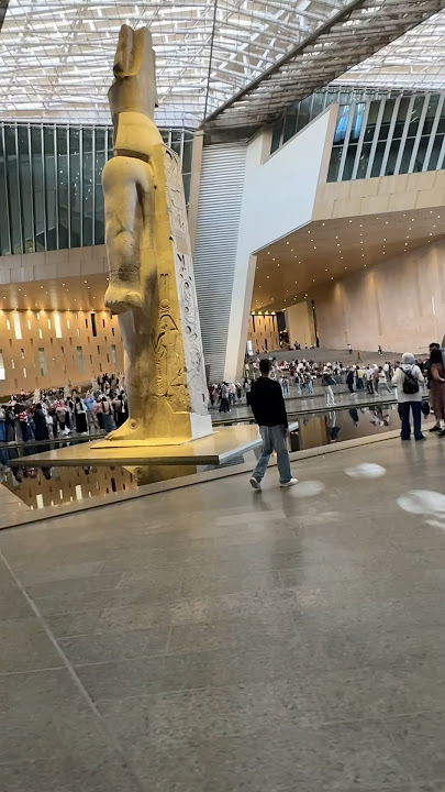 تمثال ميسي شبيه رمسيس #برشلونة #ميسي #messi #creatorsearchinsights #المتحف_المصري_الكبير