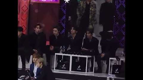 BTS MASS ENTRY IN AWARD SHOW😲😁😘😍👌💜