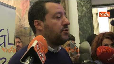 Salvini: "La cena Juncker-Conte spero sia utile, minacce e ricatti non servono a nessuno"