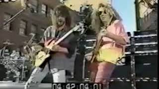 Van Halen - There&#39;s Only One Way To Rock and Runaround Dallas 1991