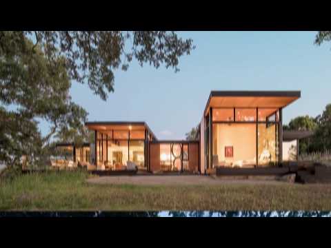 contemplative-contemporary-home-surrounded-by-beautiful-oak-trees