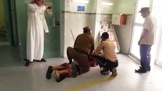 شاهد فيديو تهجم شخص بالسلاح على موظف بمستشفى الداير