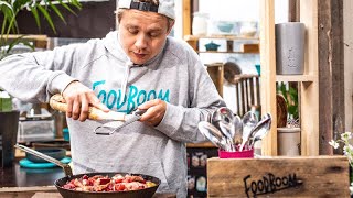 Gnocchi-Pfanne mit Schweinefilet, Rote Bete und Birne I Kitchen Kiosk I FOODBOOM