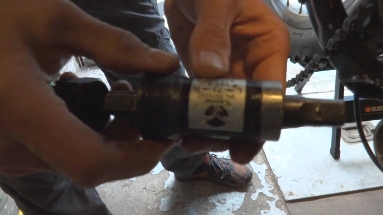 Замена каретки на велосипеде - YouTube