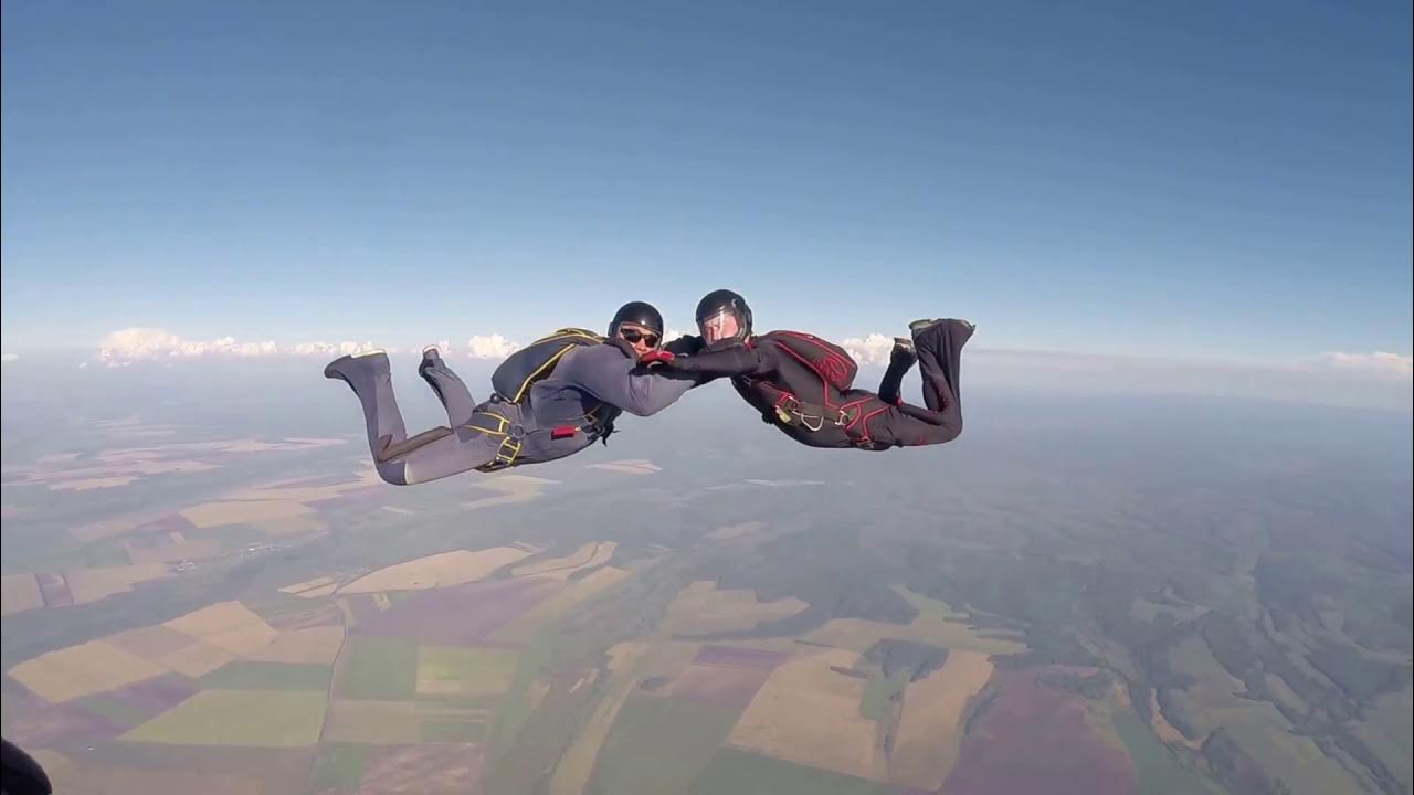 Парашют иркутск. Прыжок с парашютом иркутск. Досааф иркутск прыжки с парашютом. Фантомы парашюты. Досааф прыжки с парашютом.