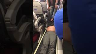 Man dragged from United Airlines flight