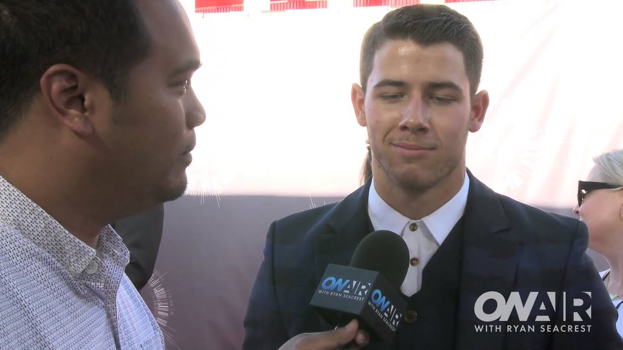 sisanie kiss fm Nick Jonas Talks New Music | MTV VMAs 2014