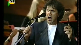 Video thumbnail of "Γιώργος Νταλάρας - Όμορφη Πόλη | George Dalaras - Beautiful City (Mikis Theodorakis)"