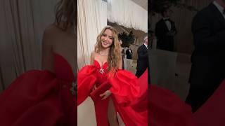 Shakira En Su Llegada A La #Metgala