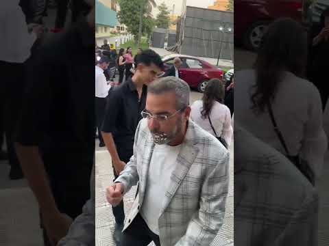مد ايده عشان يسلم عليه راح تجاهله أحمد عبدالعزيز يضع معجب في موقف محرج