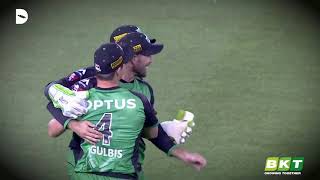 Brilliant catch of jumping  on maxwell
