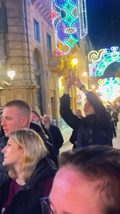 🎶 “Bella Ciao” Echoes Through Palermo 🇮🇹 | Talented Street Singer in Sicily | HRB Vlogz #shorts