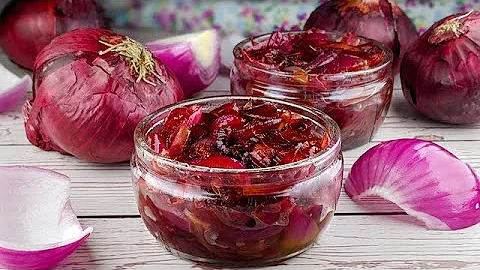 Onion confit / Onion chutney / Onion jam: quick and easy recipe!