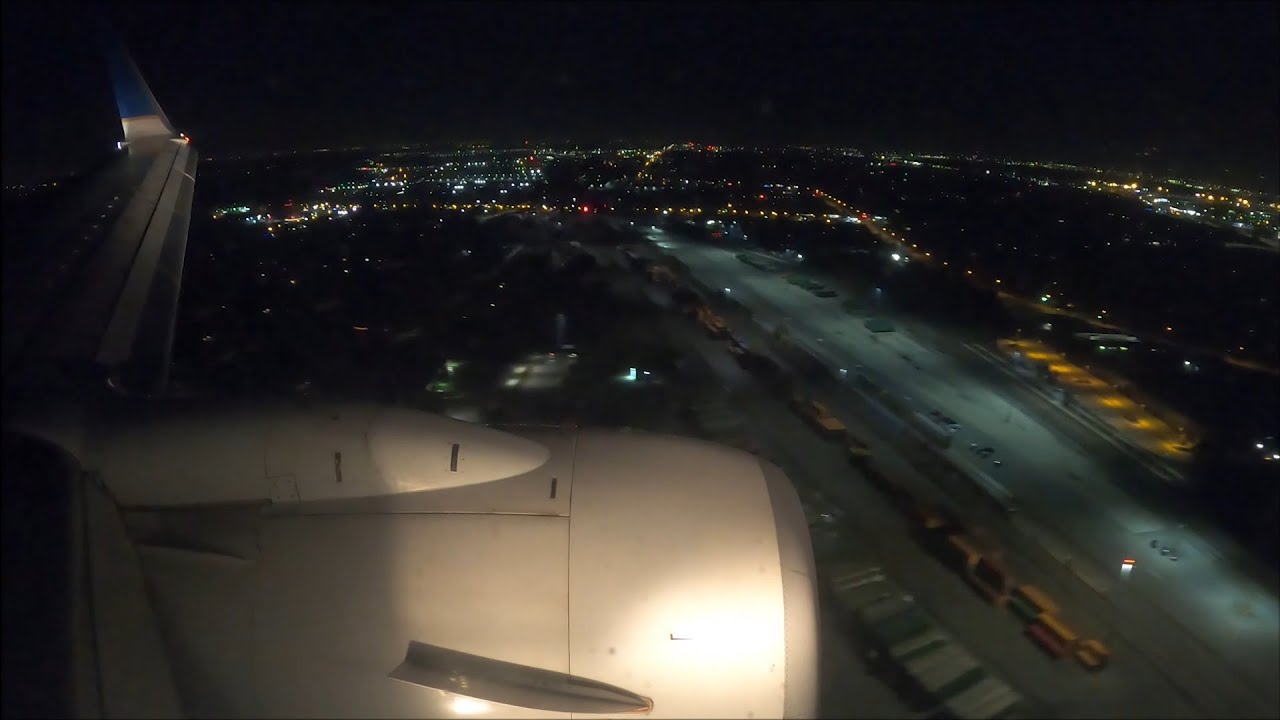 {4K} [FULL NIGHT FLIGHT] Phoenix (PHX) - Chicago (ORD) — United Airlines — Boeing 737-924ER — N69813