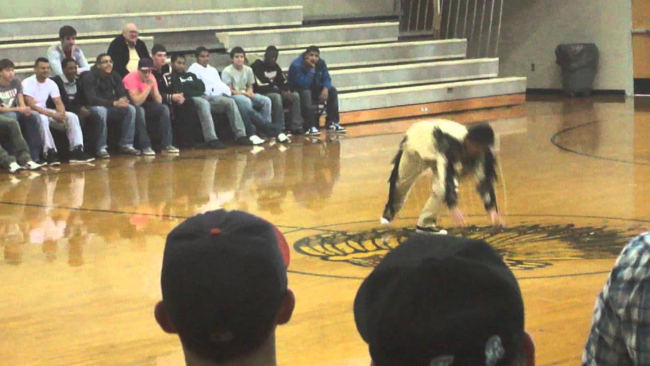 mascot Crazy mix dance ever ( Broken Bow HS) YouTube