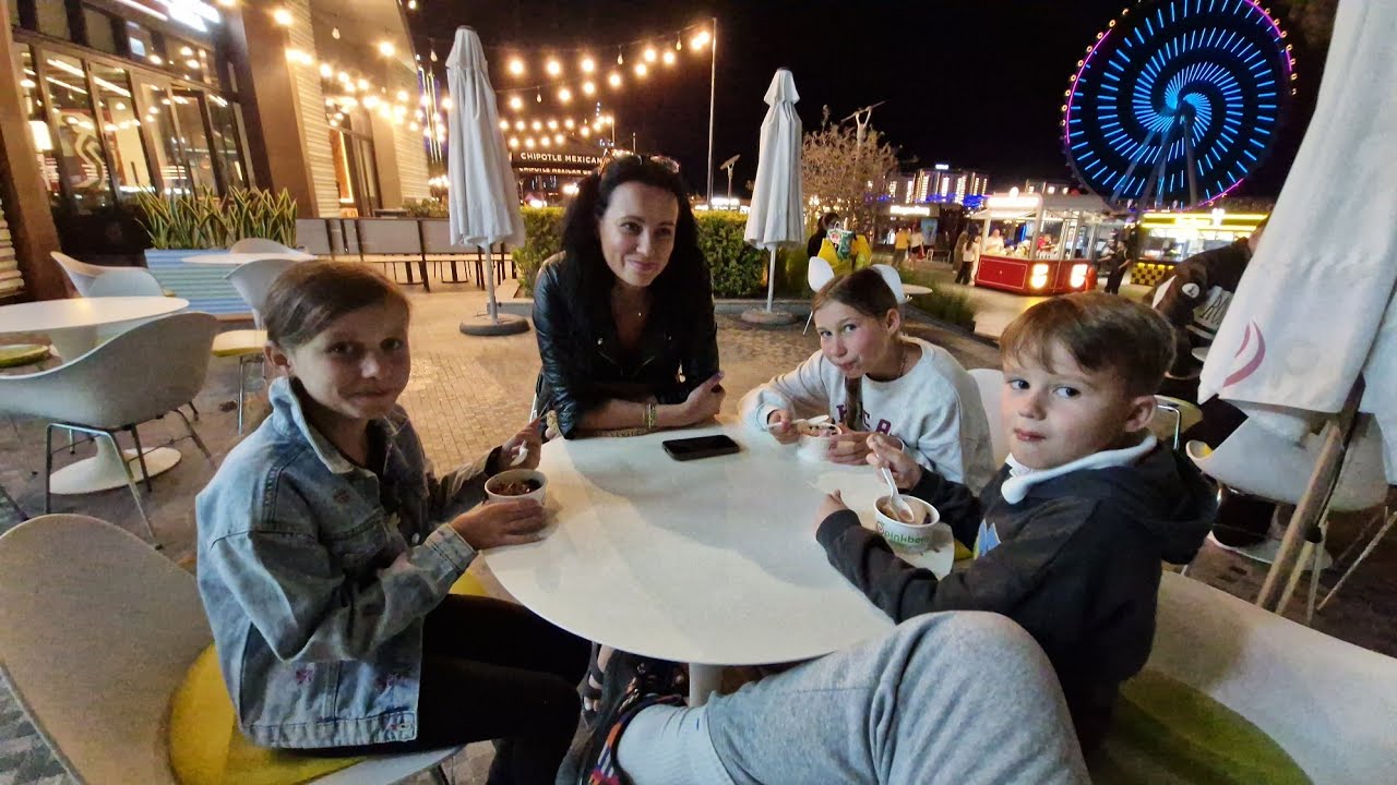 To te polecane jogurty - Pinkberry Frozen Yougurts Dubai JBR beach 