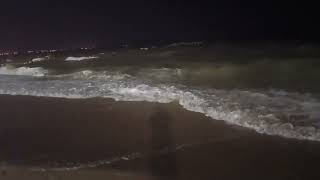 JOMTIEN BEACH IS WAVY