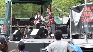 Tune-Yards - Real Live Flesh (Central Park Summerstage, 8.1.2010)