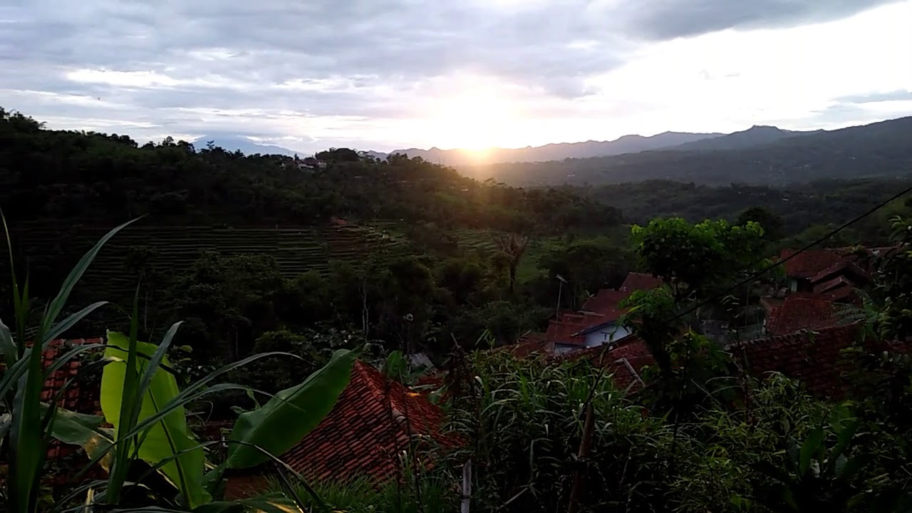 Sunrise di kota sumedang jawa barat - YouTube