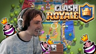 xQc plays Clash Royale for the first time!