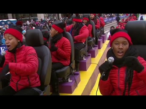 Detroit Academy of Arts and Sciences Choir sings at 2019 America's Thanksgiving Parade