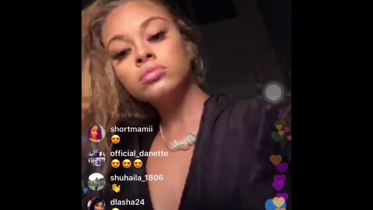 Miss Mulatto Twerking On Live Youtube