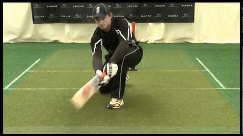 Ian Bell, England Cricketer, teaches the 3 sweep shots at the Jaguar Academy of Sport