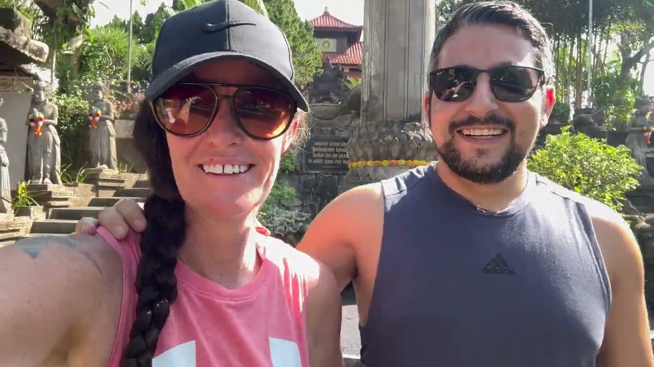 MUST SEE SECRETS SPOTS of LOCAL BALI 🇮🇩 (Bat caves, SingSing Waterfall, Balinese Culture & Cuisine)