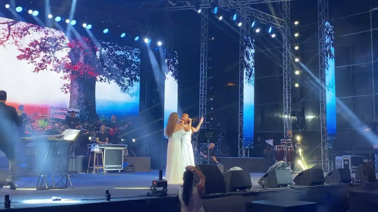 Elissa & Carole Samaha - Khedni Maak HD - Beirut Holidays 2025 اليسا - كارول سماحة - خدني معك