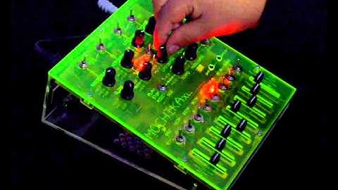 Mochika XL, synthesizer section