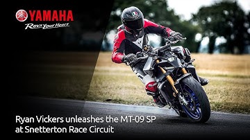 The MT-09 SP unleashed at Snetterton Race Circuit (UK)