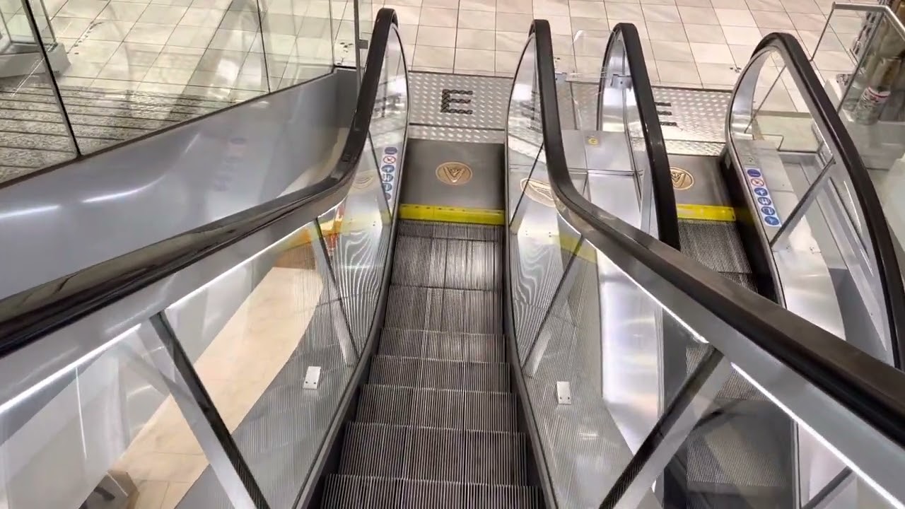 Rheinstahl Fahrtreppe bei Galeria Kaufhof in Hagen