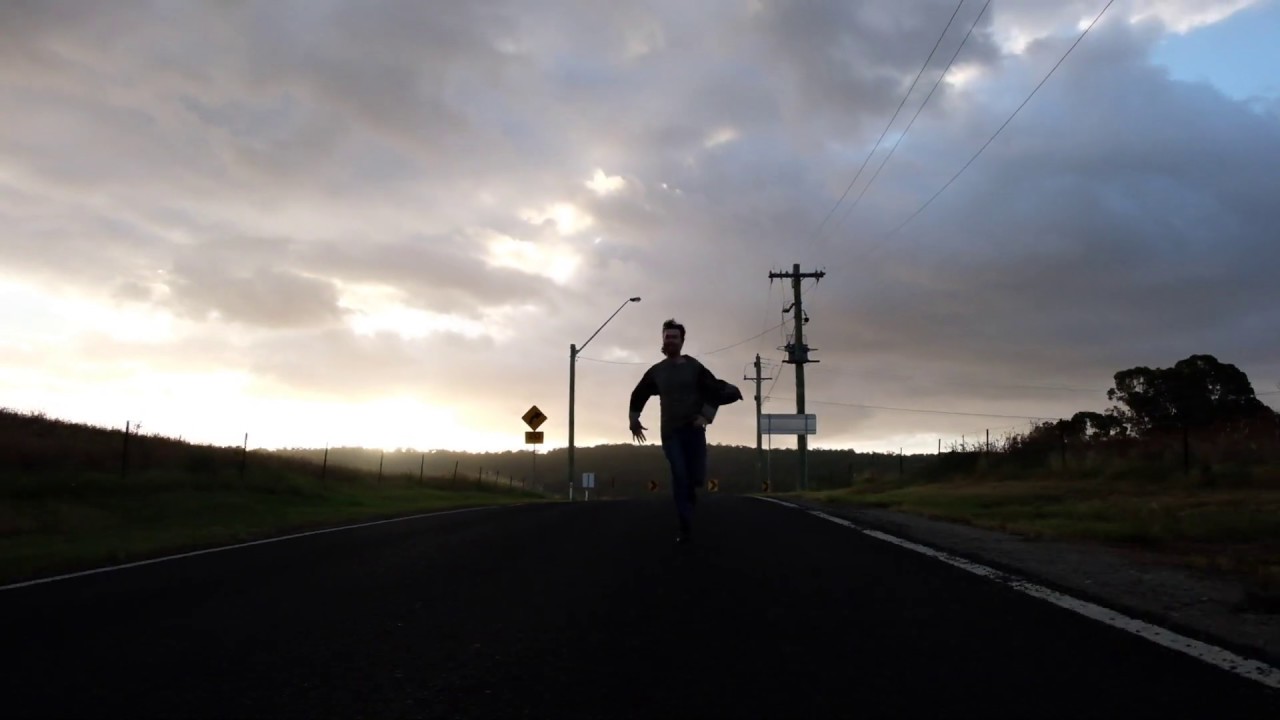 YEEVS - Moving Magnets (Official Video)