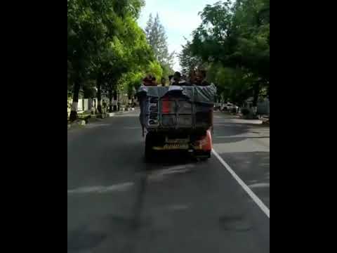 Mandi Di Atas Dump Truk YouTube Mandi Di Atas Dump Truk YouTube
