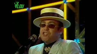 Video voorbeeld van "Elton John - I'm Still Standing - 1983 (Saint Vincent) HD & HQ"